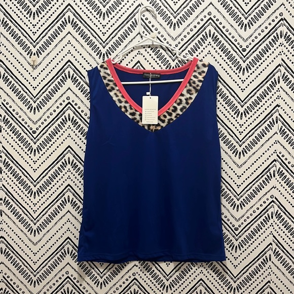 Tops - XL v-neck tank with leopard print trim